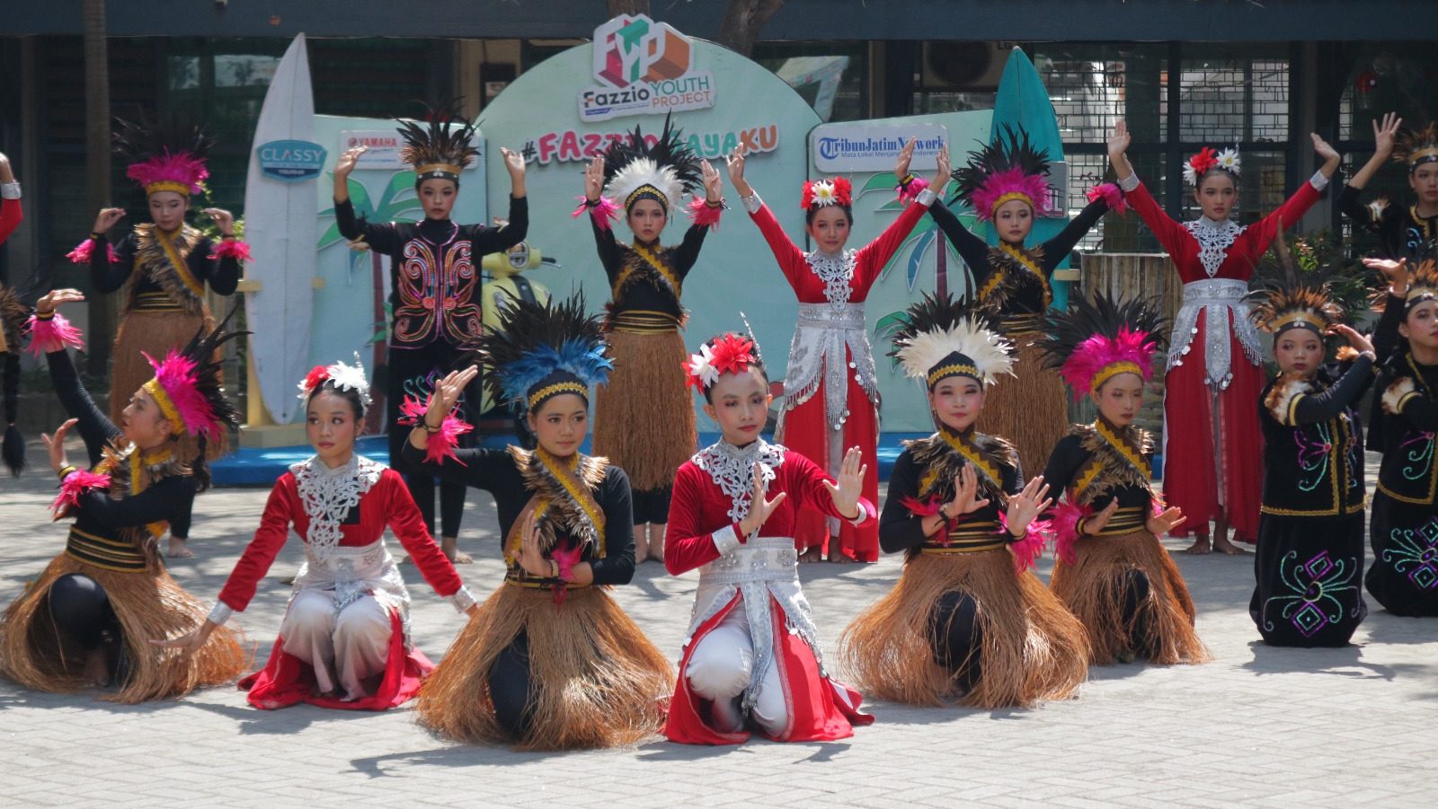 SMA Negeri 1 Manyar Rayakan HUT RI ke-79 dengan Meriah